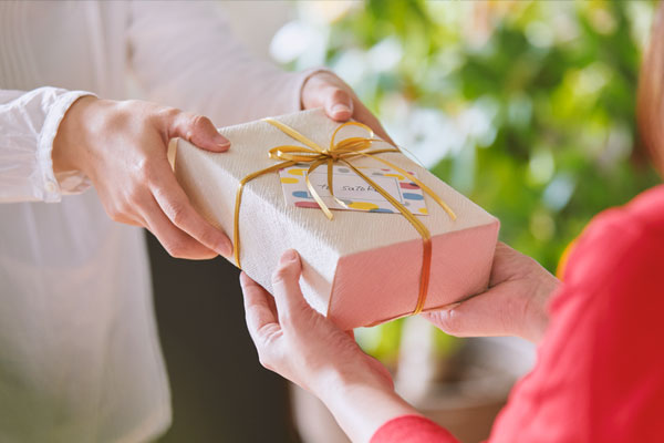 贈りものにちいさな手紙を添えて